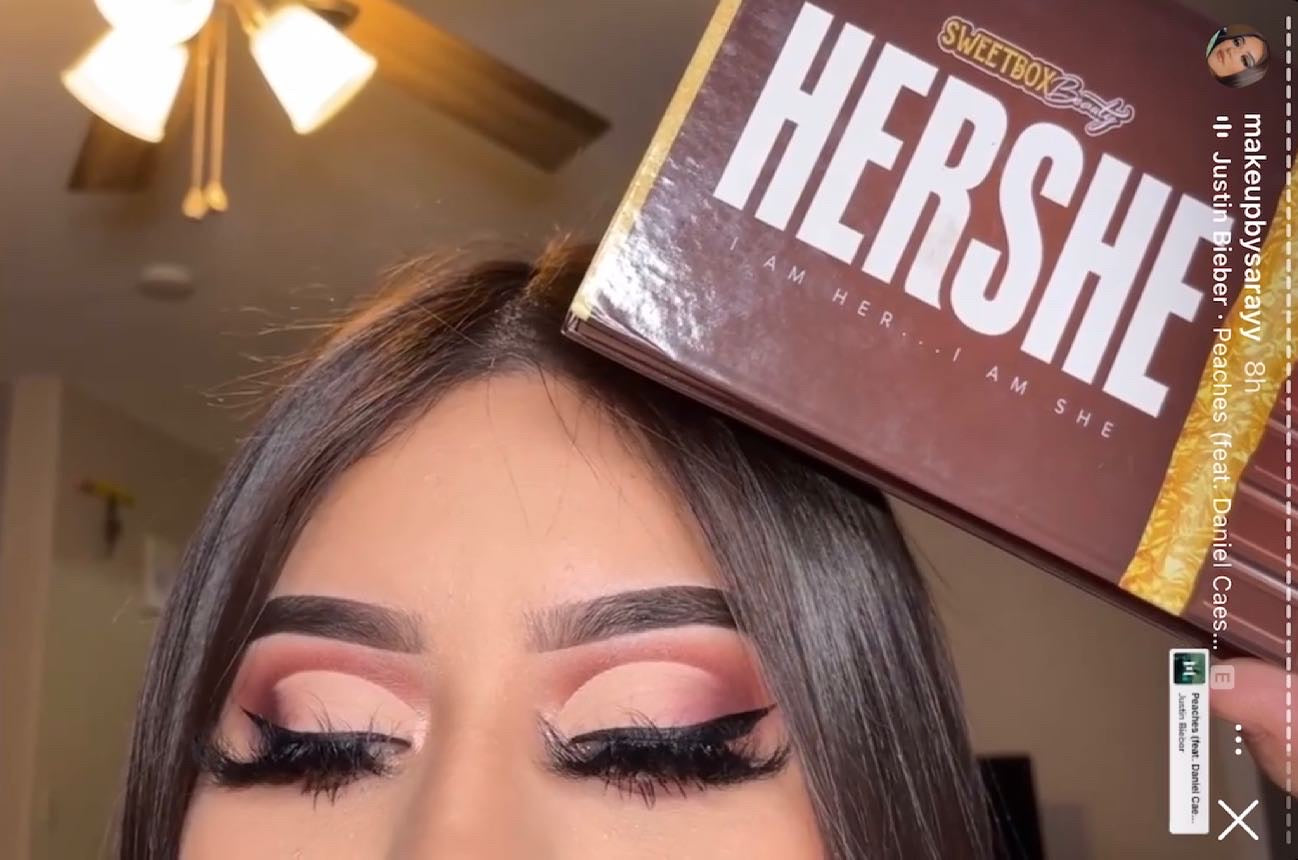 HERSHE Eyeshadow pallet